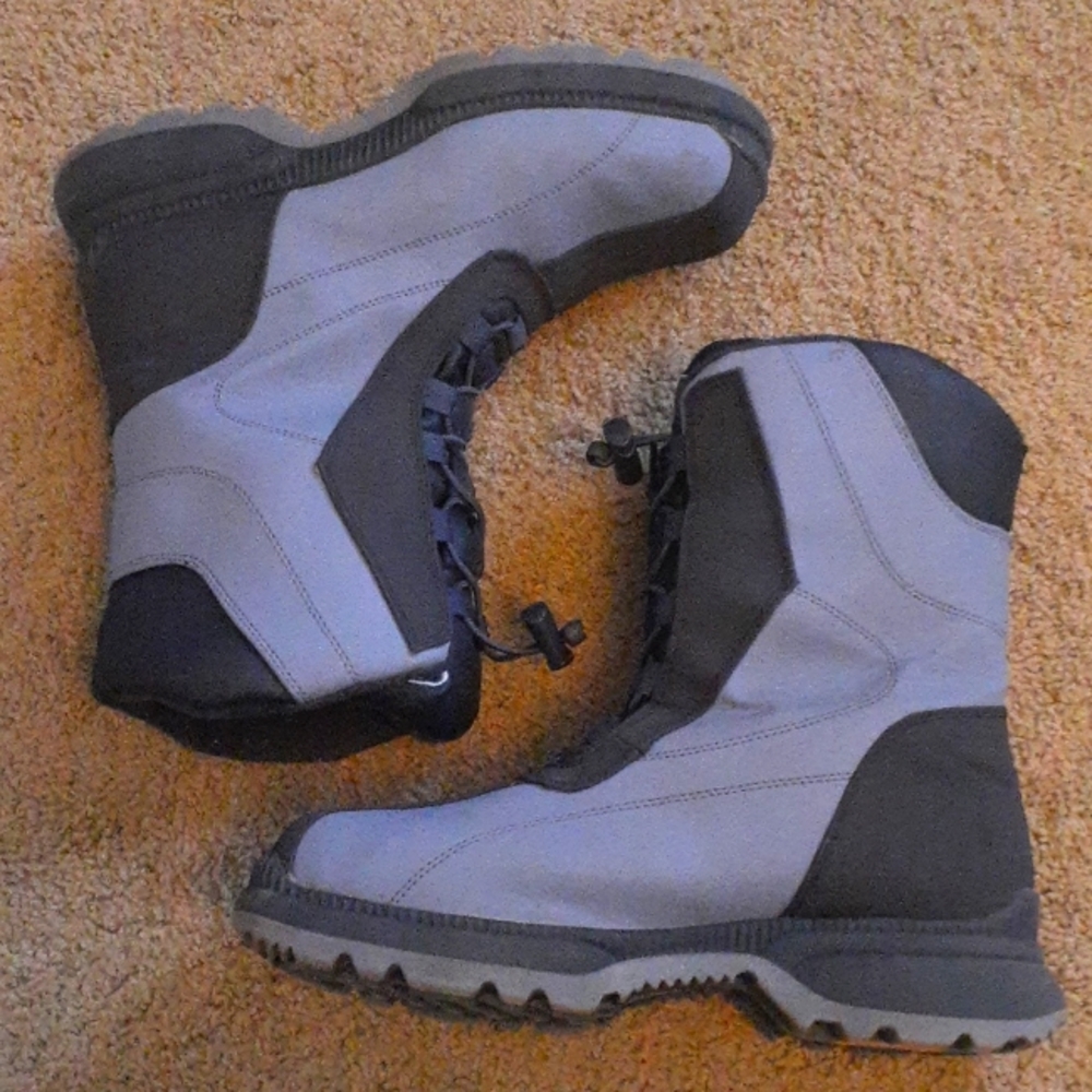 ^ Blue nylon Cougar winter boots w ski slope flair